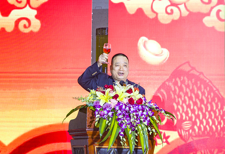 董事長(zhǎng)胡志興致祝酒詞